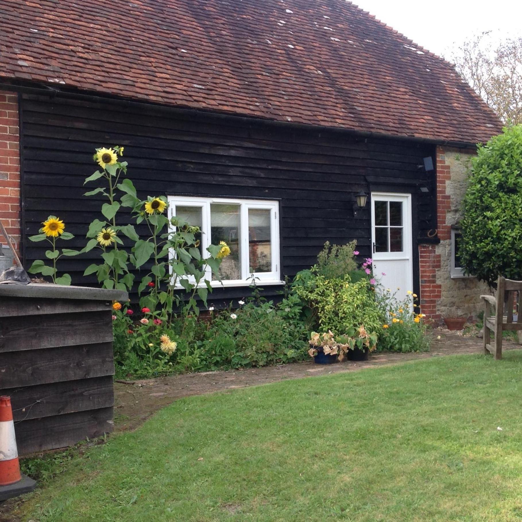 The Old Smithy Bed & Breakfast Duneton Exterior photo